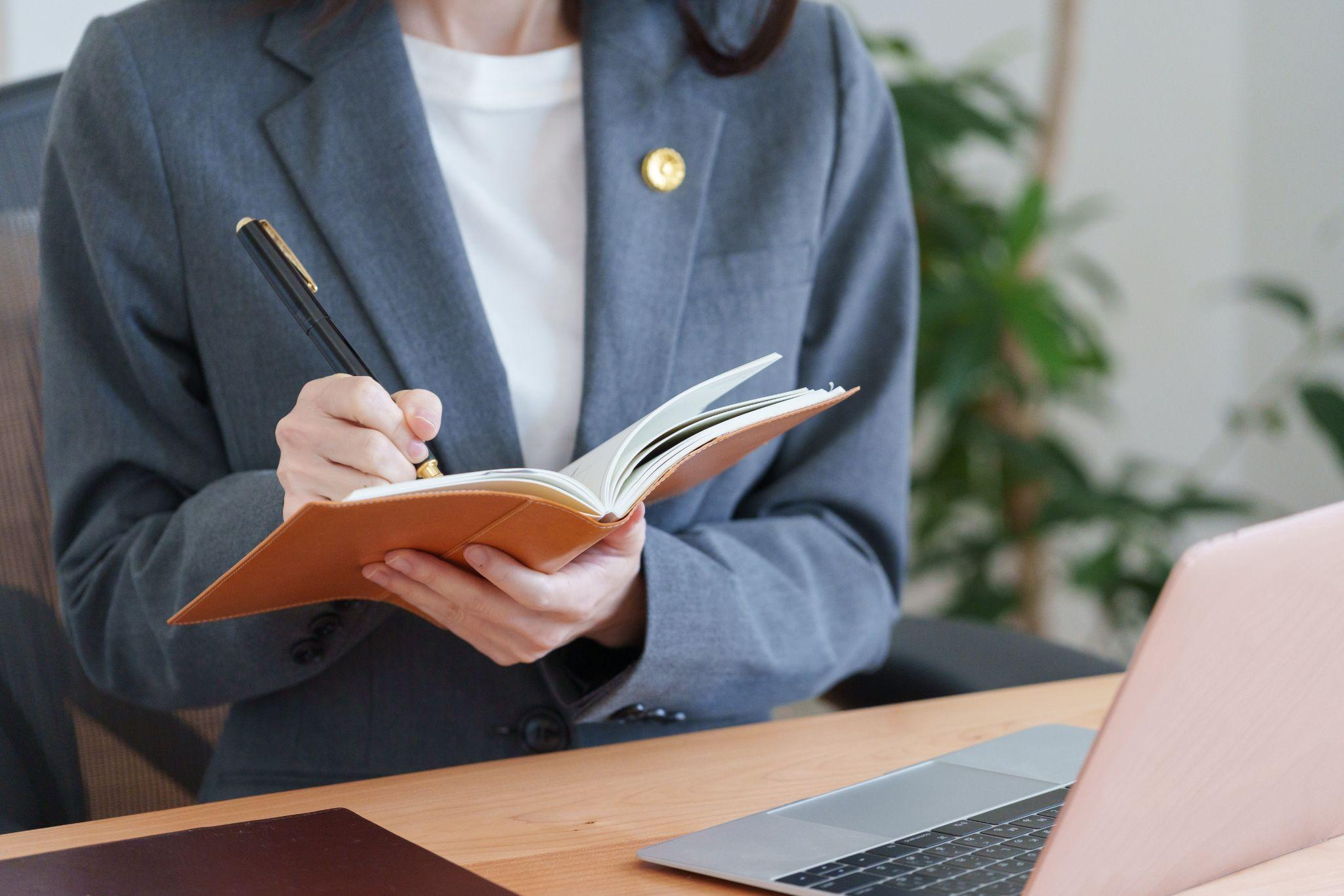 【債務整理の場合】弁護士と司法書士の違いを踏まえどちらに依頼すべき？